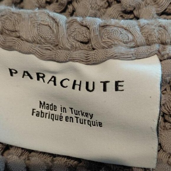 NWOT PARACHUTE Gray Waffle Towel Set - Picture 2 of 4